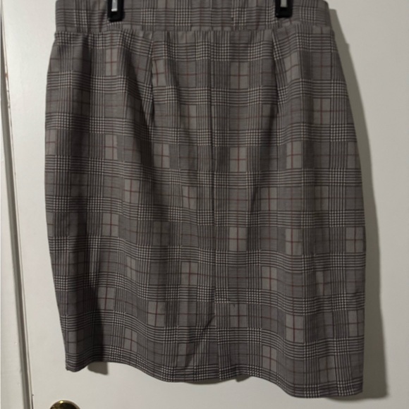Torrid Gray Knee-Length Pencil Skirt - Picture 2 of 3